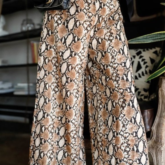 Wild Animal snake Print Wide Legged Pants tan - Picture 4 of 5